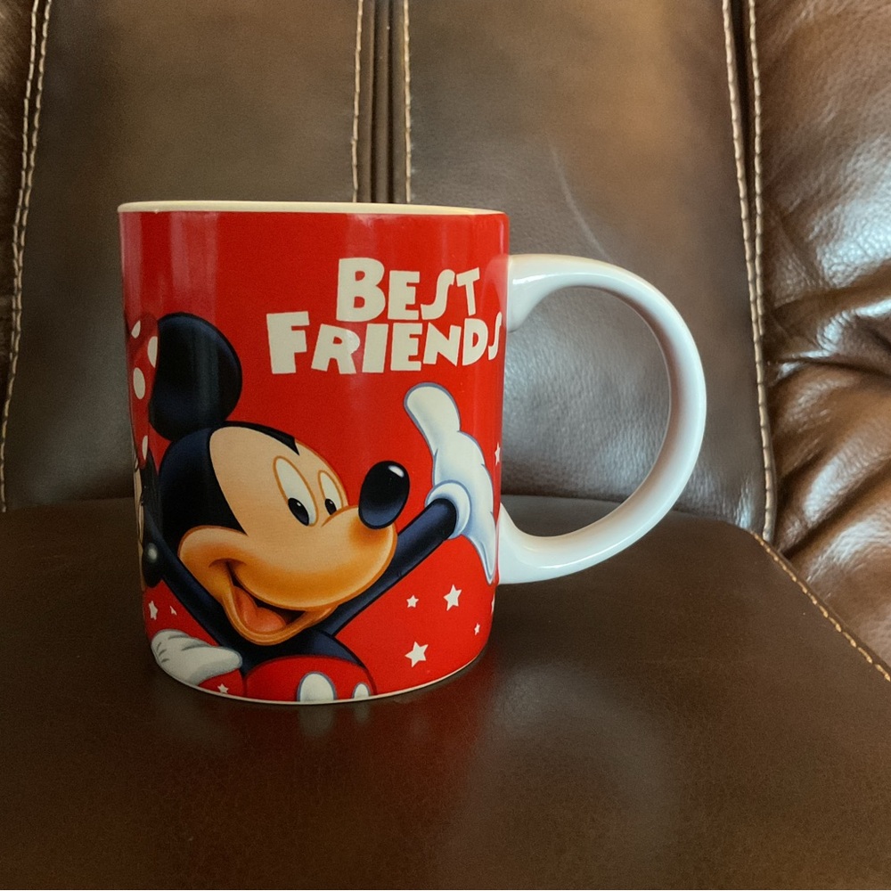 Disney Mickey and friends Best Friends Red Mug. Purchased in Disney (FL) EUC